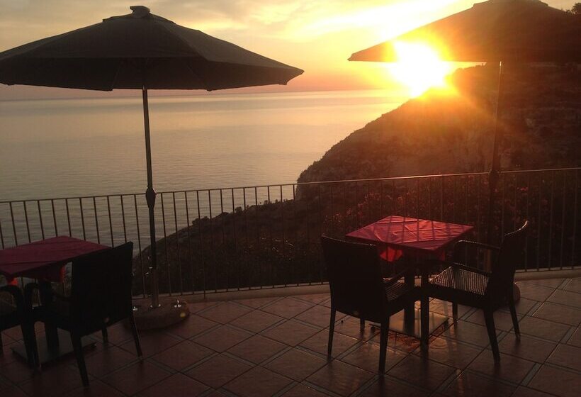 هتل B&b Baia Scirocco