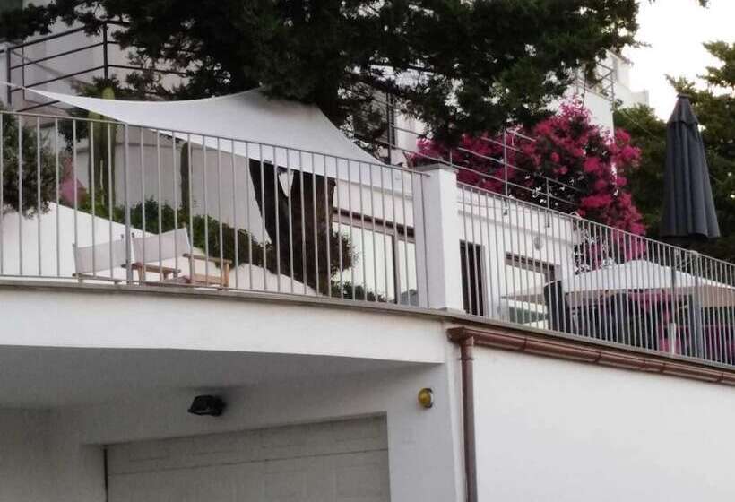 هتل B&b Baia Scirocco