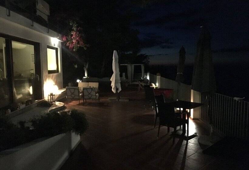 هتل B&b Baia Scirocco