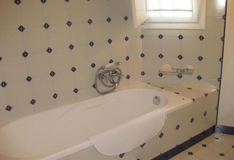 Отель B&b Michelangeli   Private Parking