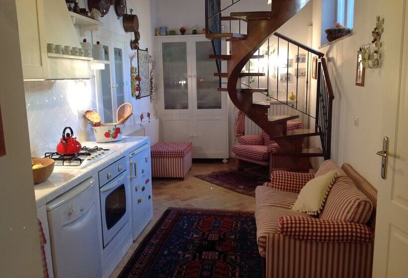 Отель B&b Michelangeli   Private Parking