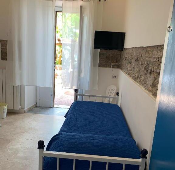 Отель B&b Villa Delle Rondini