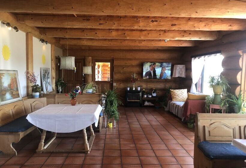 בית מלון כפרי Cariboo Log Guest House