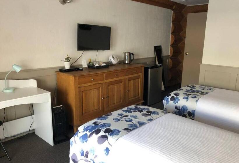 בית מלון כפרי Cariboo Log Guest House