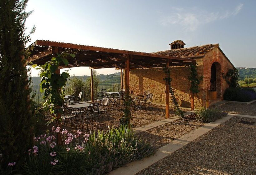 فندق Casale Podernovo