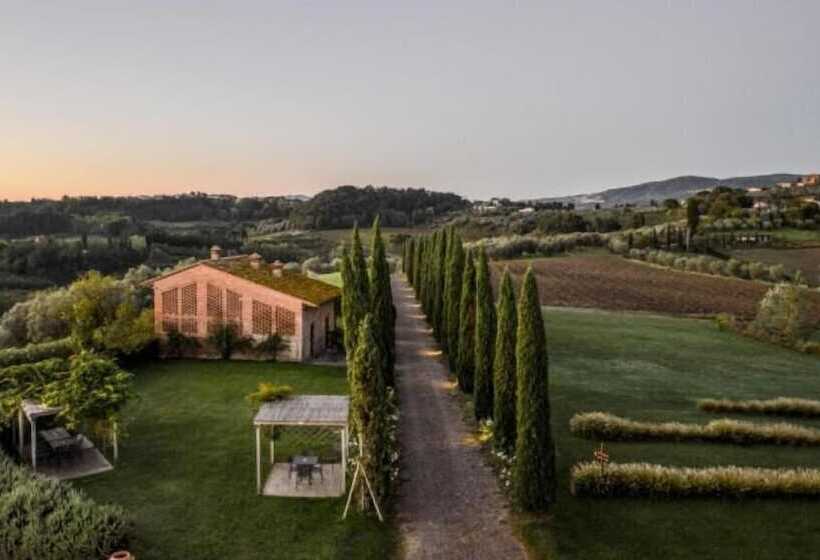 فندق Casale Podernovo