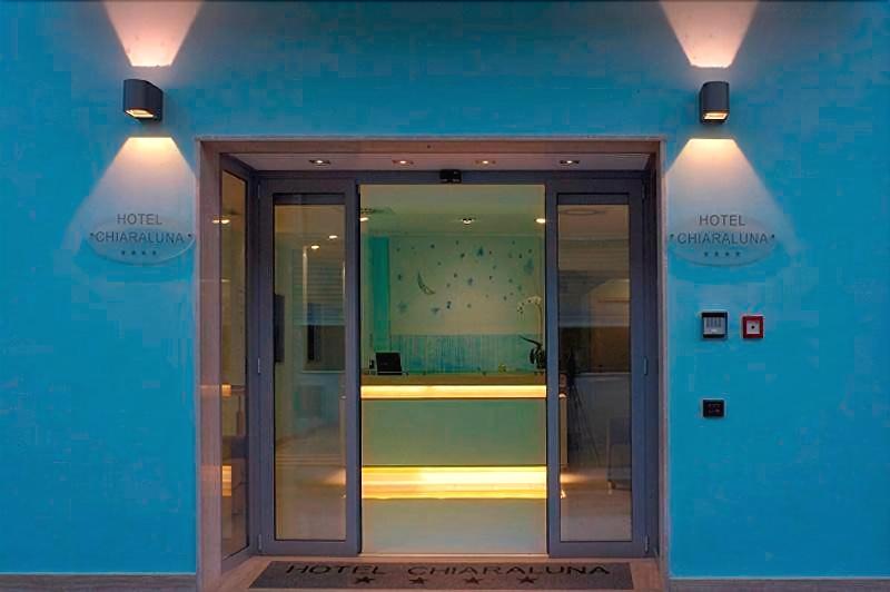 Отель Chiaraluna