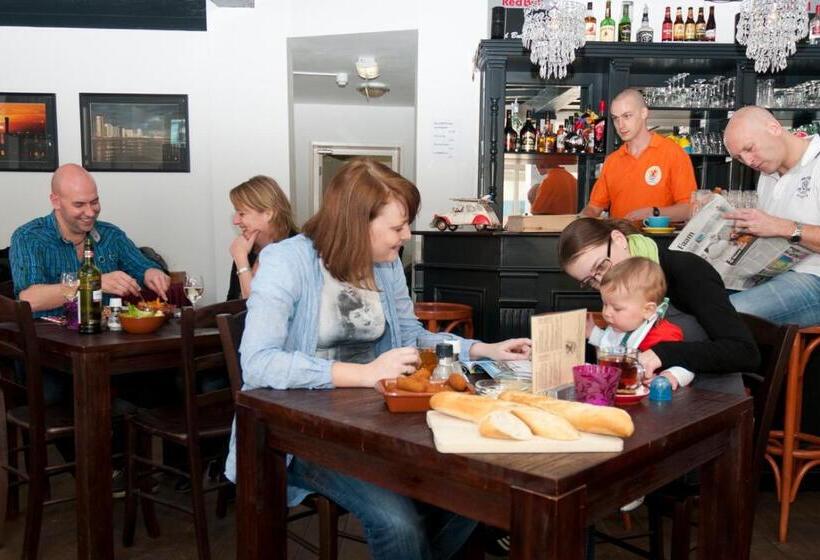 בית מלון כפרי City Hostel Vlissingen