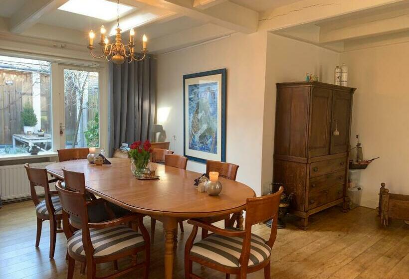 בית מלון כפרי De Thuiskamer In Grou Als B&b Of Vakantiehuis