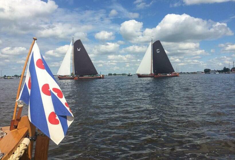 בית מלון כפרי De Thuiskamer In Grou Als B&b Of Vakantiehuis