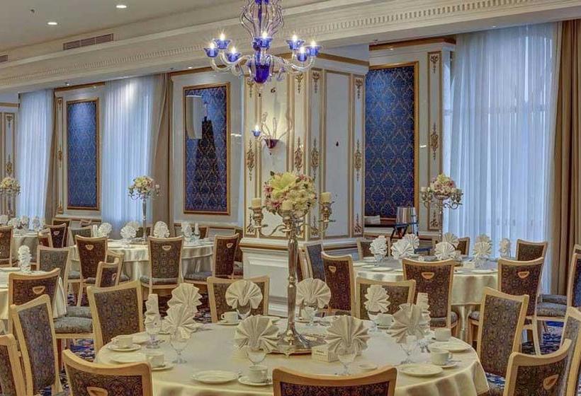 هتل Espinas Palace