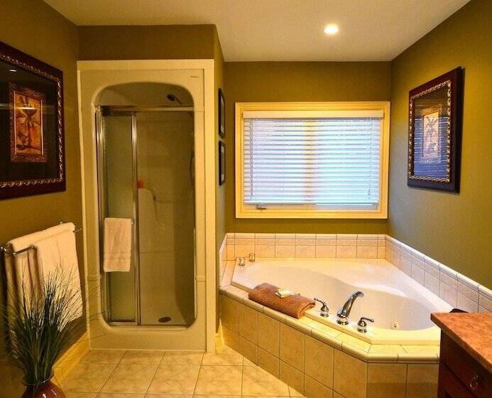 ホテル Explorer House Bed & Breakfast