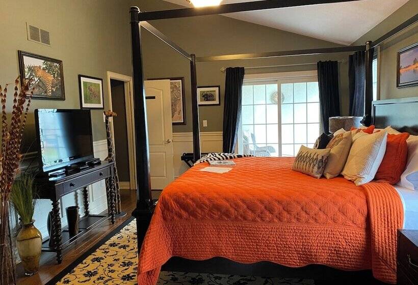 هتل Explorer House Bed & Breakfast