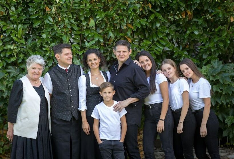 בית מלון כפרי Fischer