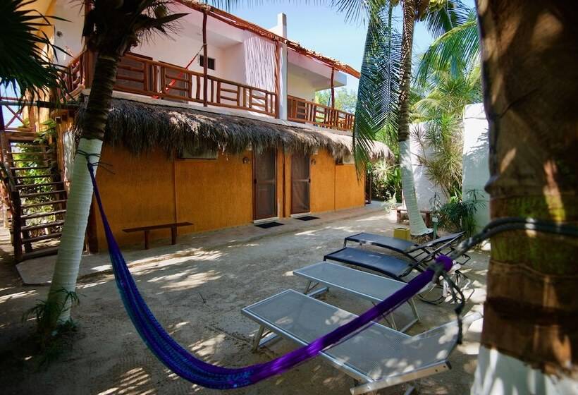 فندق Golden Paradise Town