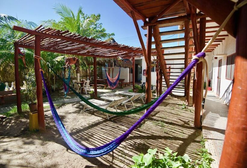 فندق Golden Paradise Town