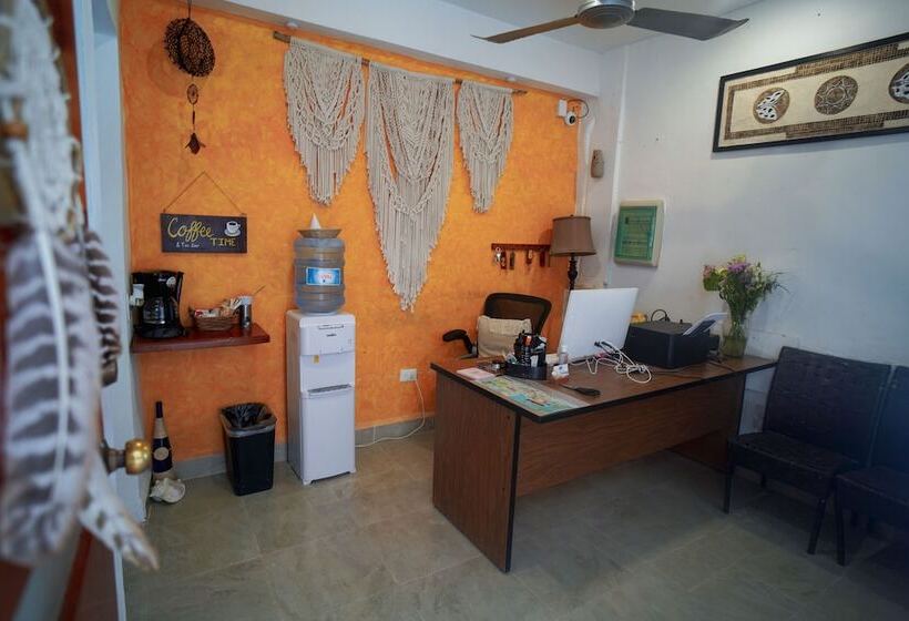 فندق Golden Paradise Town