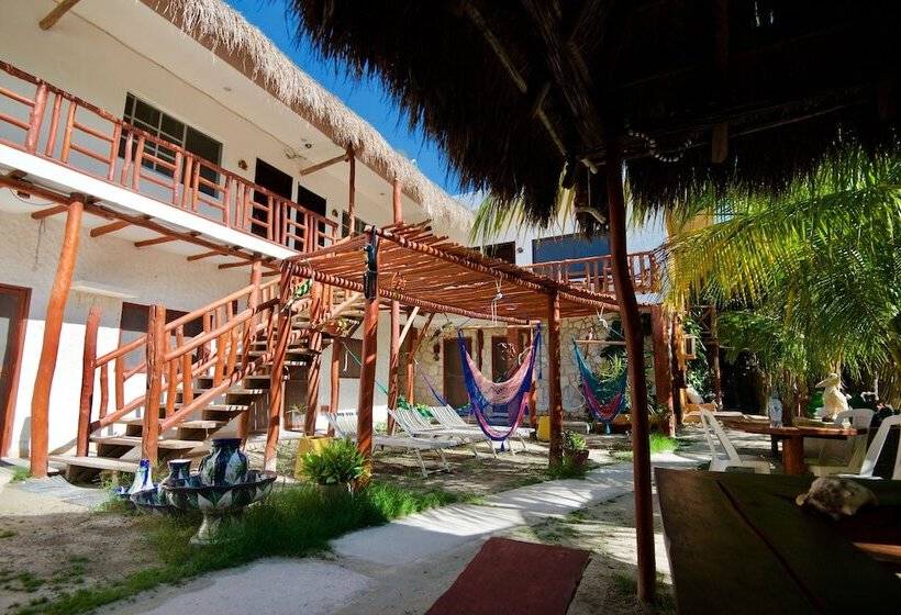 فندق Golden Paradise Town