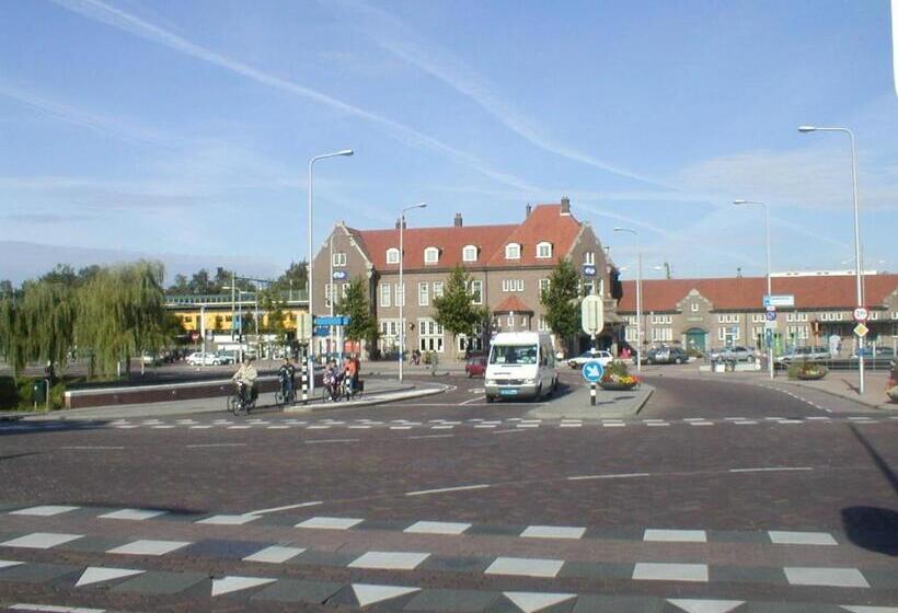 酒店 Hanzestadslogement De Leeuw, In Het Centrum, Met Een Binnenplaats, Kamers Met Badkamer En Toilet En