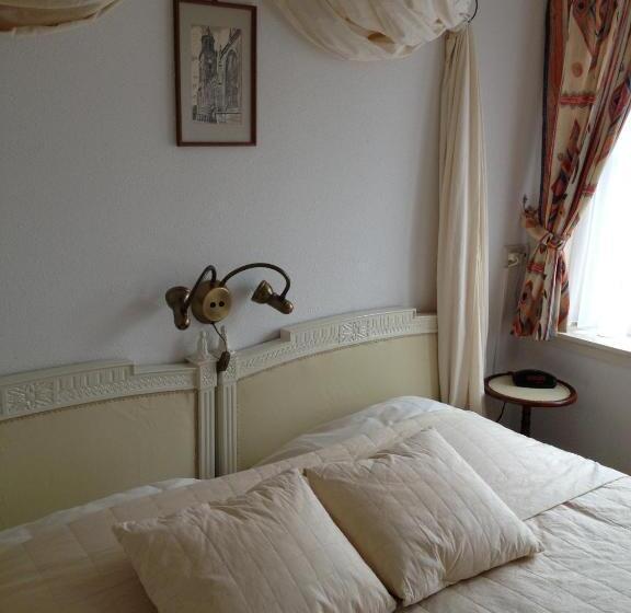 酒店 Hanzestadslogement De Leeuw, In Het Centrum, Met Een Binnenplaats, Kamers Met Badkamer En Toilet En