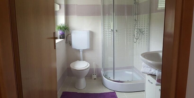 בית מלון כפרי House Delic