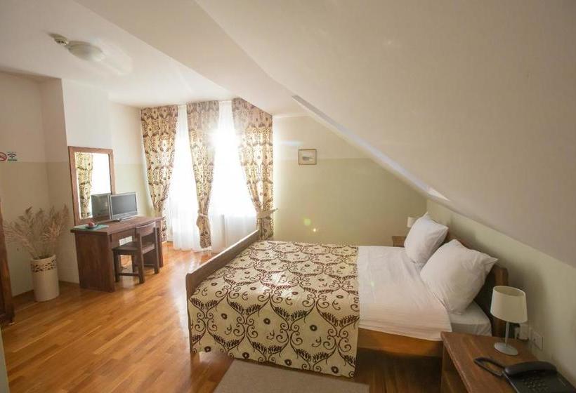 בית מלון כפרי St. Hubert Hunting Lodge