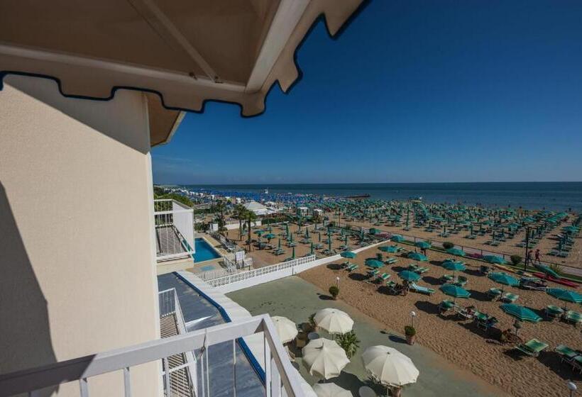 ホテル Janeiro Frontemare