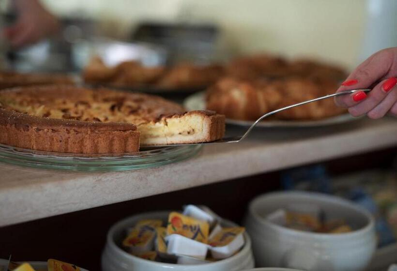 ホテル Janeiro Frontemare