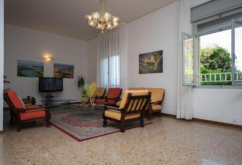 ホテル Janeiro Frontemare