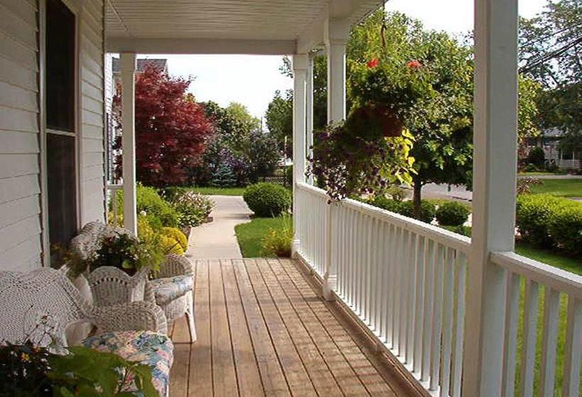 Отель John S Gate Gourmet B&b