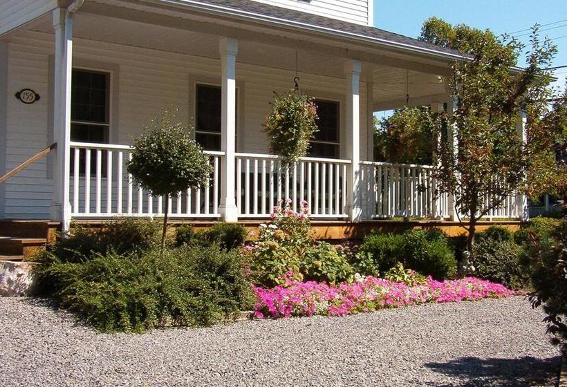 Отель John S Gate Gourmet B&b