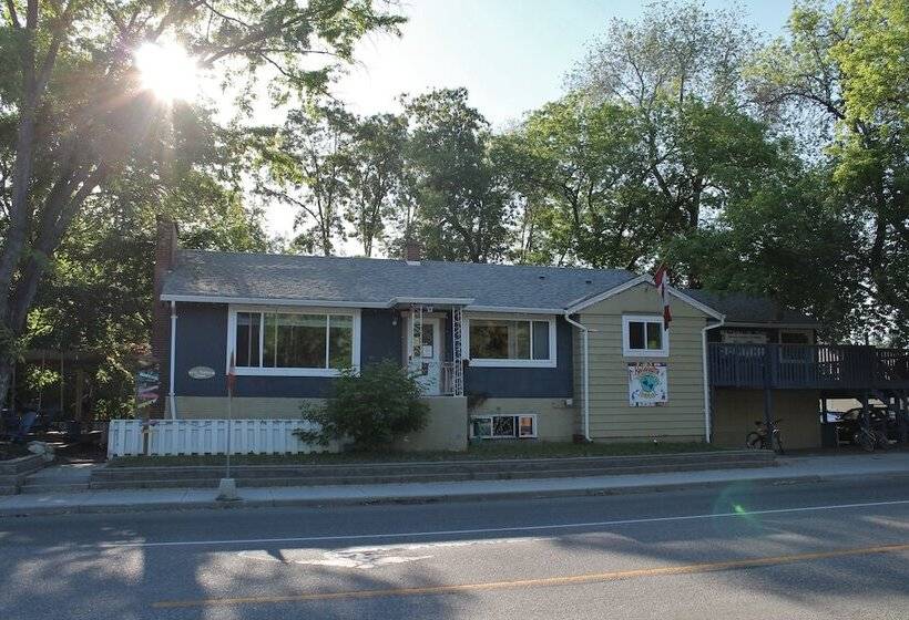 Отель Kelowna International Hostel