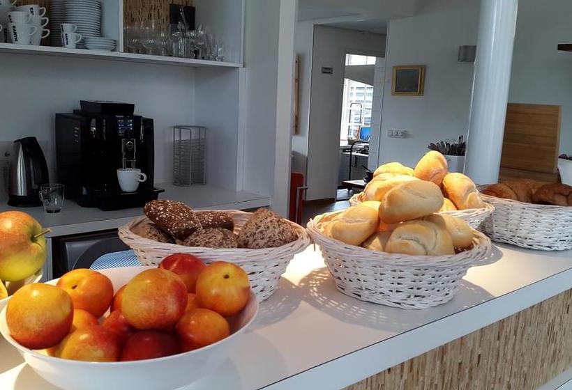 בית מלון כפרי Kom!