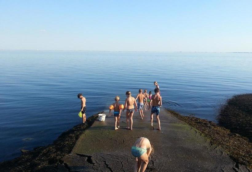 בית מלון כפרי Kom!