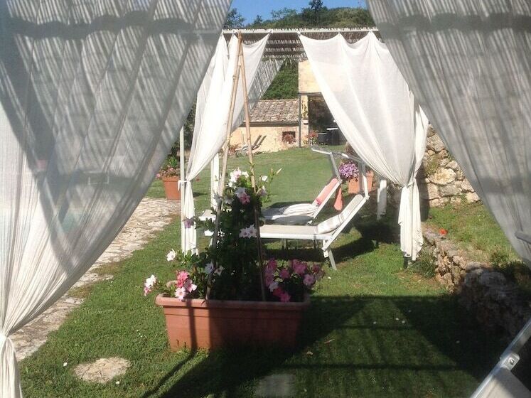 Отель La Canonica Di San Michele