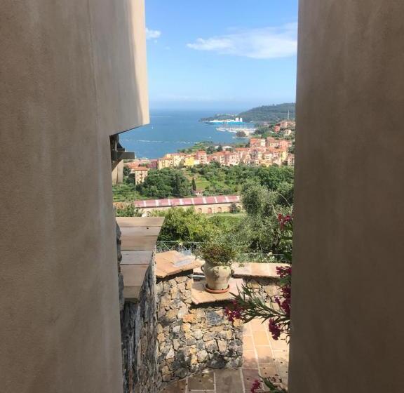 هتل Miramare Apartments&suites