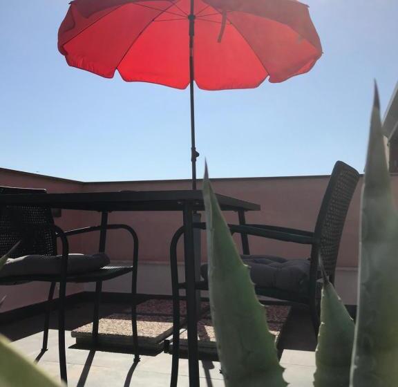 هتل Miramare Apartments&suites