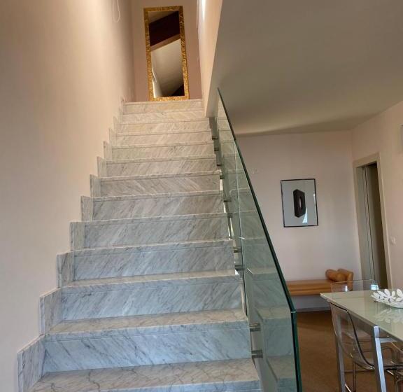 هتل Miramare Apartments&suites