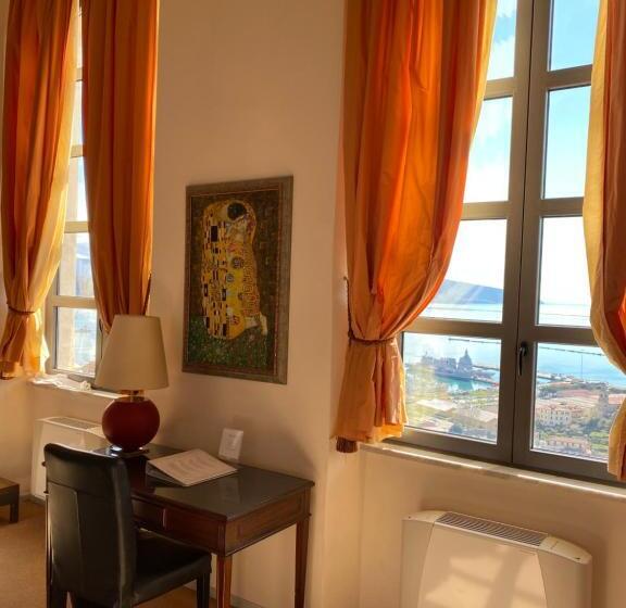 هتل Miramare Apartments&suites