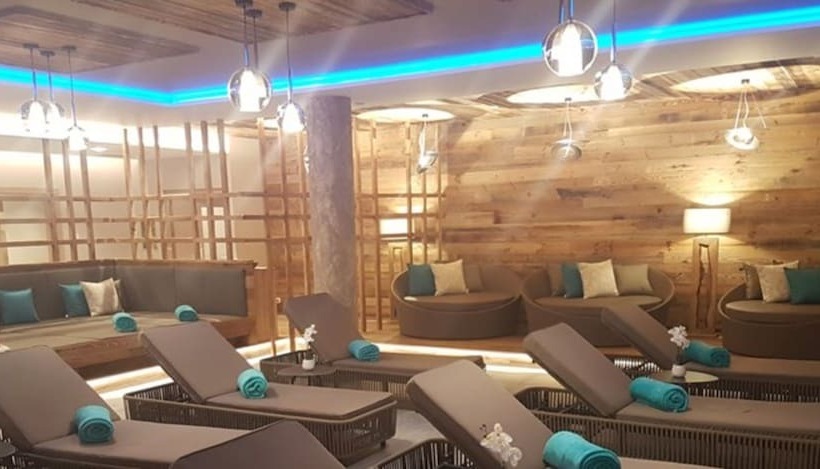 Отель Molaris Lodge