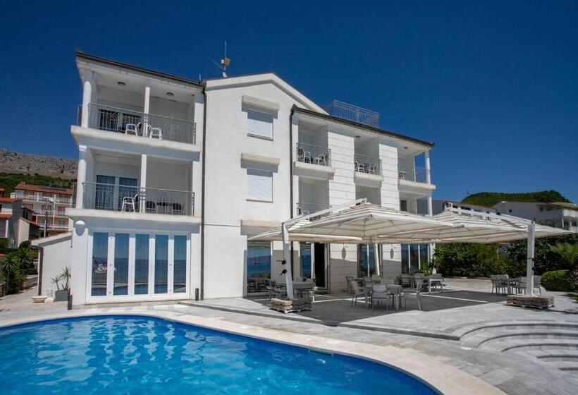 בית מלון כפרי Neva