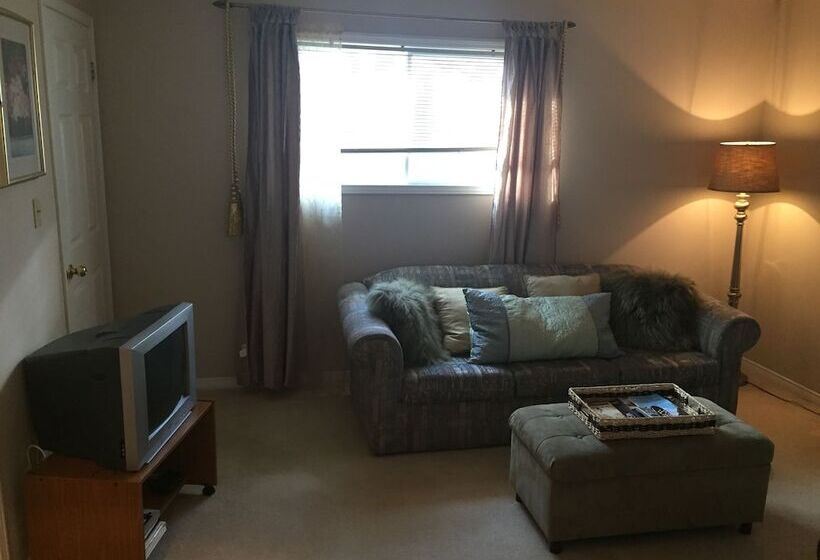 ホテル Niagara On The Lake Furnished Rentals