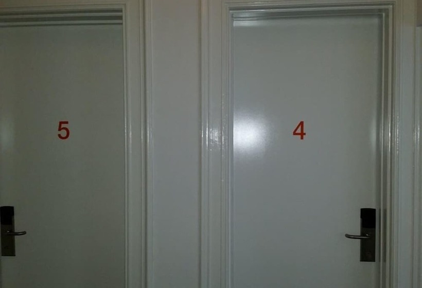 Отель Oranjestaete