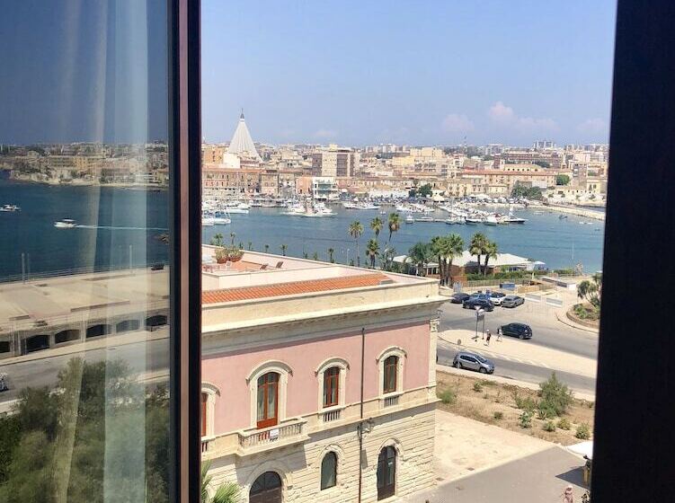 酒店 Ortigiaseaview Bed & Breakfast