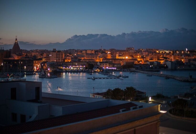 호텔 Ortigiaseaview Bed & Breakfast