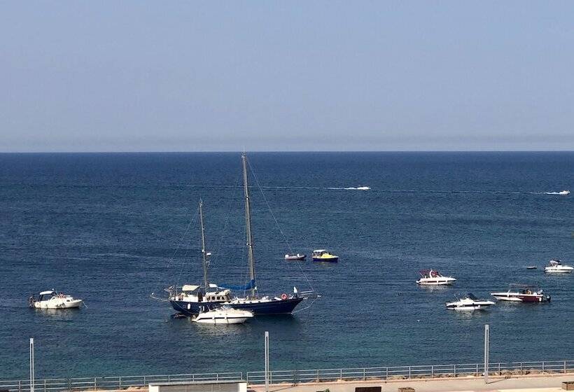 호텔 Ortigiaseaview Bed & Breakfast