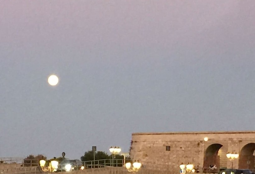 호텔 Ortigiaseaview Bed & Breakfast