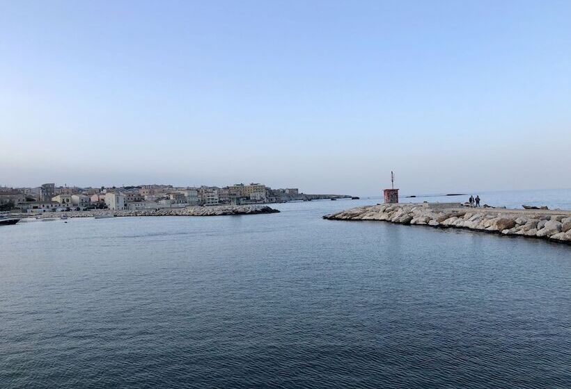 호텔 Ortigiaseaview Bed & Breakfast