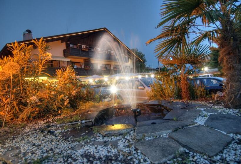 בית מלון כפרי Pension Löwen