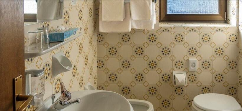 בית מלון כפרי Pension Löwen